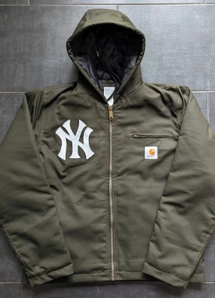 The 2025 Carhartt active embroidered reworked jacket in green, brand: Carhartt, condizioni: Nuovo senza cartellino, taglia: M, €99.00, €104.65 include la Protezione acquisti Pro