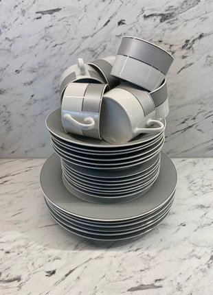 Lot complet vaisselle Bouchara 24 pièces : tasses, grandes assiettes, creuses et petites, marque: Bouchara, état: Bon état, 30,00 €, 32,20 € Protection acheteurs incluse