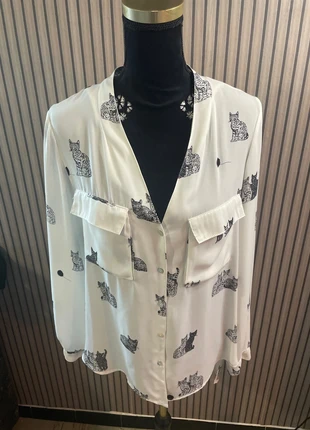 🐾 Jolie chemise Zara – motif chats & pelotes, dos ouvert, brand: Zara, condition: Very good, size: M / 38 / 10, €7.00, €8.05 includes Buyer Protection Pro