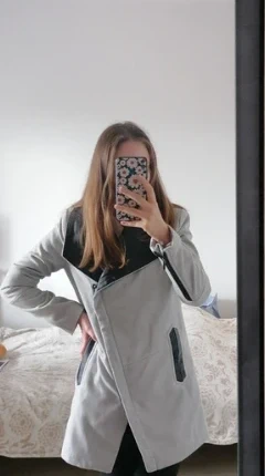 Manteau taille 40 très peu porté, marca: Mim, estado: Muito bom, tamanho: L / 40 / 12, €12.00, €13.30 inclui Proteção do Comprador