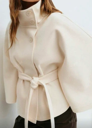 Veste / cape beige ceinturé, marque: Boutique indépendante, état: Neuf sans étiquette, taille: S / 36 / 8, 40,00 €, 42,70 € Protection acheteurs incluse