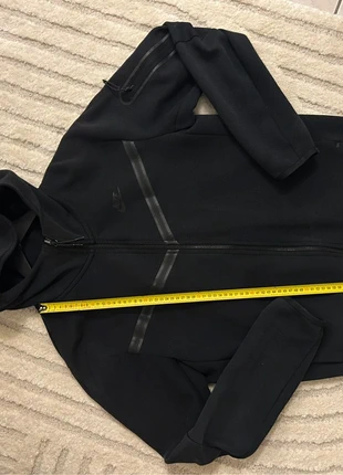 Nike Tech noir, merk: Nike, staat: Heel goed, maat: M, € 60,00, € 63,70 inclusief Kopersbescherming