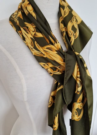 Foulard vintage Tie Rack au toucher soyeux, en parfait état Idée cadeau chic pour Noël, marque: Vintage Dressing, état: Très bon état, 14,90 €, 16,35 € Protection acheteurs incluse