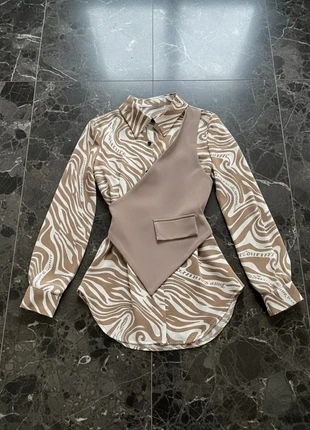 Blouse noire et blanche chic femme – chemise boutonnée élégante pour bureau ou soirée, merk: ELLE, staat: Heel goed, maat: L / 40 / 12, € 44,90, € 47,85 inclusief Kopersbescherming