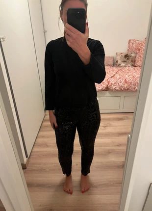 Pantalon sequins noir zara, marque: Zara, état: Très bon état, taille: XS / 34 / 6, 18,00 €, 19,60 € Protection acheteurs incluse