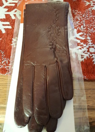 Vends une paire de gants en cuir taille M, marque: Damskie, état: Neuf avec étiquette, taille: M, 15,00 €, 16,45 € Protection acheteurs incluse