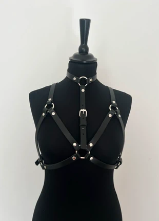 Black leather harness, brand: Isy Mo, condizioni: Nuovo senza cartellino, €44.00, €46.90 include la Protezione acquisti