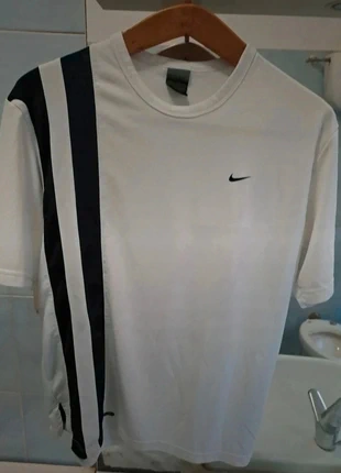 T-shirt Nike André Agassi Australian open 2003, marke: Nike, zustand: Sehr gut, größe: M, 120,00 €, 126,70 € inklusive Vinted-Käuferschutz