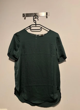 Donker groen sportshirt maat xs / 34, merk: H&M, staat: Nieuw zonder prijskaartje, maat: XS / 34 / 6, € 1,00, € 1,75 inclusief Kopersbescherming