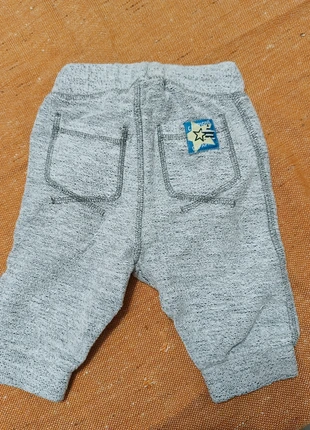 Pantaloni sportivi Bukids 3–6 mesi (cm 62), brand: Blukids, condizioni: Buone, taglia: 3-6 mesi / 62 cm, €1.00, €1.75 include la Protezione acquisti