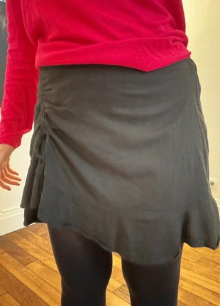 Jolie jupe courte clockhouse c&a noire a volants taille 42, marque: C&A, état: Neuf sans étiquette, taille: XL / 42 / 14, 15,00 €, 16,45 € Protection acheteurs incluse