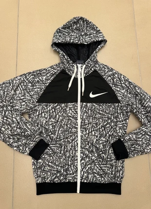 Nike felpa Hoodie Windbreaker M, brand: Nike, condizioni: Ottime, taglia: M / IT 42 / EU 38, €21.90, €23.70 include la Protezione acquisti