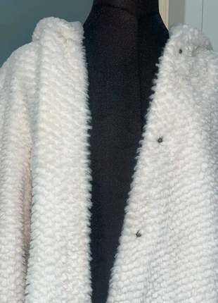 pelliccia bianca taglia 13/14 anni ottime condizioni, marque: United Colors of Benetton, état: Très bon état, taille: 14 ans / 164 cm, 15,00 €, 16,45 € Protection acheteurs incluse