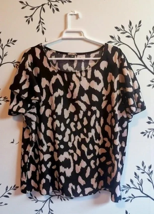 Blusa talla grande animal print con detalles de volantes en mangas, marque: Shein, état: Neuf sans étiquette, taille: XL / 42 / 14, 6,00 €, 7,00 € Protection acheteurs incluse
