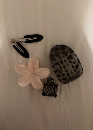 Lots de barrettes neuf, marque: International, état: Neuf sans étiquette, 5,00 €, 5,95 € Protection acheteurs incluse