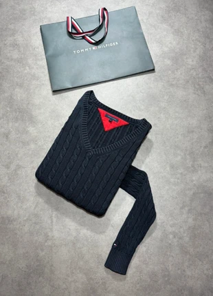 Pull torsadé Tommy Hilfiger bleu marine Col V - Logo brodé - 100% coton - Taille M, marque: Tommy Hilfiger, état: Très bon état, taille: M / 38 / 10, 19,99 €, 21,69 € Protection acheteurs (Pro) incluse