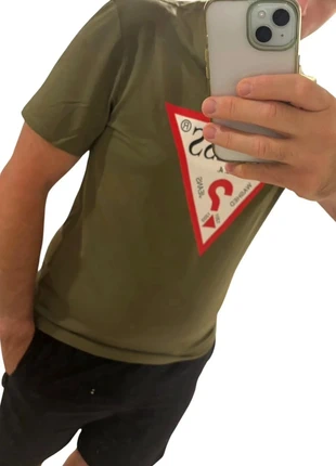 T-shirt Guess Homme Kaki Neuf - Taille XL, marque: GUESS, état: Neuf sans étiquette, taille: XL, 10,00 €, 11,20 € Protection acheteurs incluse