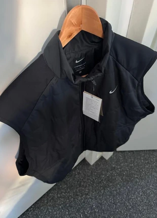 Bodywarmer Nike, merk: Nike, staat: Nieuw met prijskaartje, € 50,00, € 53,20 inclusief Kopersbescherming