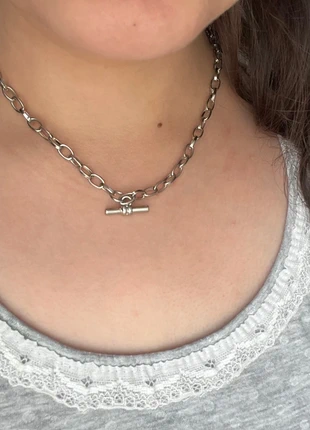 Ketting zilverkleurig, merk: merkloos, staat: Nieuw zonder prijskaartje, € 2,00, € 2,80 inclusief Kopersbescherming