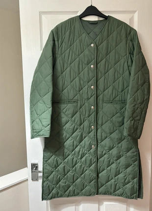 Arket sage green quilted coat, brand: ARKET, condition: Very good, size: XS / US 2, $46.52, $49.55 includes Buyer Protection