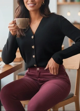 🍇🍇 Jeans push up bordeaux taille 36-38, brand: Bershka, condition: Very good, size: S / 36 / 8, €16.00, €17.50 includes Buyer Protection