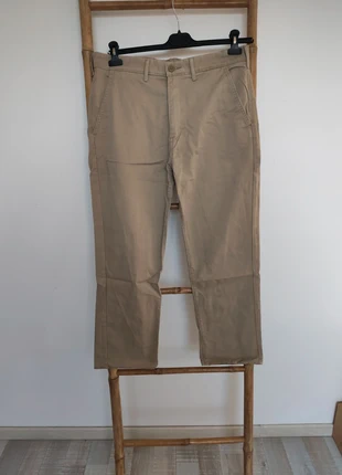 Pantalon chinos beige levi's excellent état taille 34/34, brand: Levi's, condition: Very good, size: L, €12.00, €13.30 includes Buyer Protection