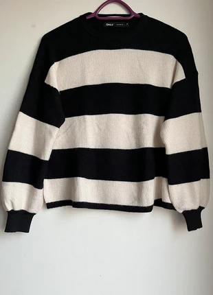 Pull noir et blanc col montant, marque: Vintage Dressing, état: Très bon état, taille: M / 38 / 10, 5,00 €, 5,95 € Protection acheteurs incluse