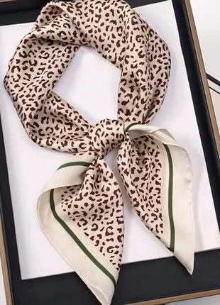 Sjaaltje, merk: geen merk, staat: Nieuw zonder prijskaartje, € 9,95, € 11,15 inclusief Kopersbescherming Pro