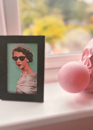 Kitsch Queen Elizabeth sunglasses print in frame, brand: Unbranded, condition: New without tags, £5.00, £5.95 includes Buyer Protection