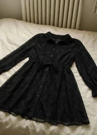 Robe Noire Chemise en Dentelle – Boutonnée & Ceinturée – Élégante & Fluide, brand: Éloïse Charpentier, condizioni: Ottime, taglia: M, €44.99, €47.94 include la Protezione acquisti Pro