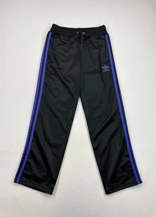 Pantalon de survêtement flared Adidas Originals noir bandes violettes – Taille 12 (S femme), marke: adidas, zustand: Sehr gut, größe: S / 36 / 8, 20,90 €, 22,65 € beinhaltet Vinted-Käuferschutz Pro