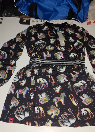 Vestido nuevo, merk: Tuc Tuc, staat: Nieuw met prijskaartje, maat: 10 jaar / 140 cm, € 15,00, € 16,45 inclusief Kopersbescherming