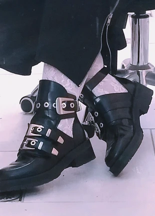 Black leather open goth boots, marque: gothic, état: Très bon état, taille: 39, 17,00 €, 18,55 € Protection acheteurs incluse