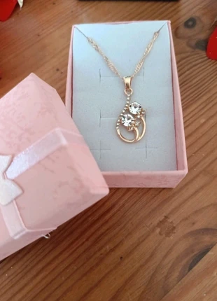 Joli collier avec pendentif en forme de goutte incrusté de strass dorées neuves, marque: Strass, état: Neuf avec étiquette, 7,50 €, 8,58 € Protection acheteurs (Pro) incluse