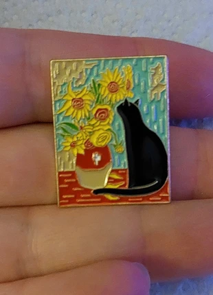 Black cat & sunflowers metal pin badge, brand: NO LABEL, condition: New without tags, £1.00, £1.75 includes Buyer Protection