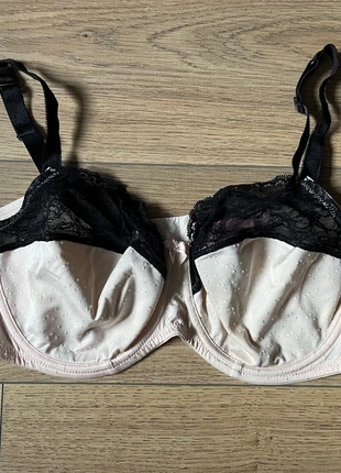 Soutien gorge neuf 110D, merk: Hunkemöller, staat: Nieuw zonder prijskaartje, maat: 95D, € 6,00, € 7,00 inclusief Kopersbescherming