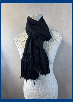 Écharpe noire épaisse à franges – Lot MI30, estado: Muito bom, €7.50, €8.58 inclui Proteção do Comprador Pro