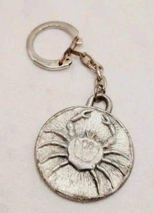 Porteclé signes du zodiaque cancer Keychains krebs krabbe zodiac astrology retro shop 60s 70s, marke: Vintage Chic, zustand: Sehr gut, 4,00 €, 4,90 € inklusive Vinted-Käuferschutz