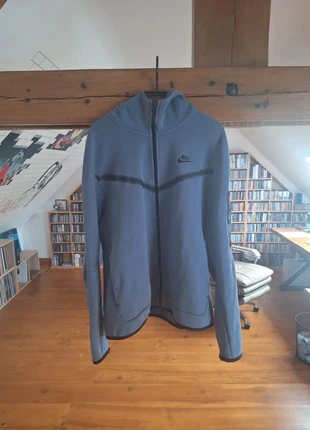 Veste nike tech de survêtement bleu et noir Homme - Taille L, marca: Nike, estado: Muito bom, tamanho: L, €22.00, €23.80 inclui Proteção do Comprador