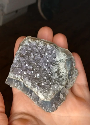 Très joli morceau d'améthyste brute, marque: Collection, état: Neuf sans étiquette, 6,00 €, 7,00 € Protection acheteurs incluse