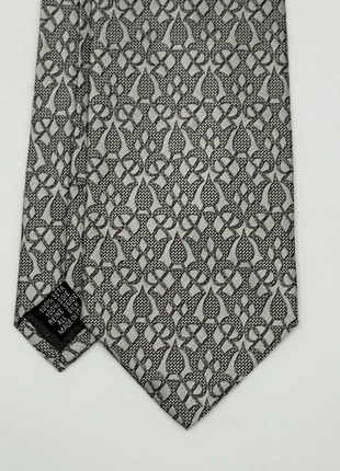 Cravatta Yves Saint Laurent Made in Italy, marca: Yves Saint Laurent, estado: Muy bueno, 19,90 €, 21,60 € Protección al comprador Pro incluida