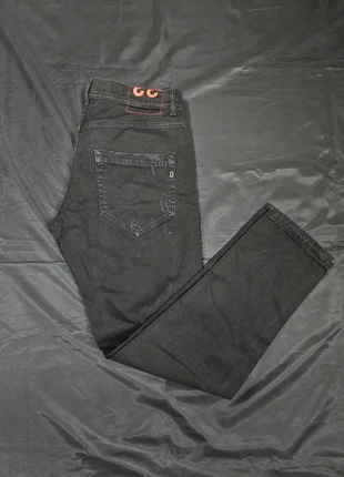 Pantaloni Jeans Dondup Mius Slim Fit da Uomo Neri Taglia : W 33 / IT 48 / M
Made in Italy, marke: DonDup, zustand: Sehr gut, größe: M, 25,00 €, 26,95 € inklusive Vinted-Käuferschutz