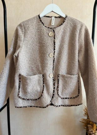 Veste texturé détails léopard beige, marque: veste tendance, état: Très bon état, taille: M / 38 / 10, 24,99 €, 26,94 € Protection acheteurs (Pro) incluse