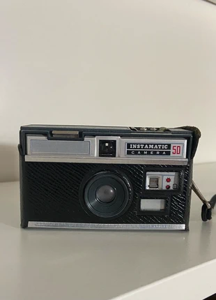Objet de collection : Appareil photo vintage
Kodak Instamatic 50, marque: Collection, état: Satisfaisant, 15,00 €, 16,45 € Protection acheteurs incluse