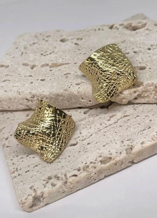 boucles d’oreilles dorées design carré effet froissé avec gravures / acier inoxydable, marque: ma shoop, état: Très bon état, 13,00 €, 14,35 € Protection acheteurs (Pro) incluse