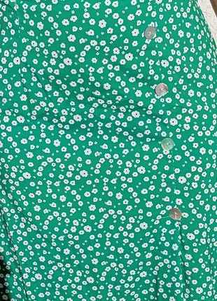 Jupe verte été printemps automne hiver fleurs blanches green skirt white flower, marque: Fashion, état: Très bon état, taille: S / 36 / 8, 3,00 €, 3,85 € Protection acheteurs incluse