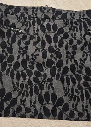 Jupe Courte Jacquard Noir et Gris – Motif Feuilles / Liane – Zips Décoratifs – T. S, marca: Boutique Parisienne, estado: Novo sem etiquetas, tamanho: S / 36 / 8, €12.00, €13.30 inclui Proteção do Comprador