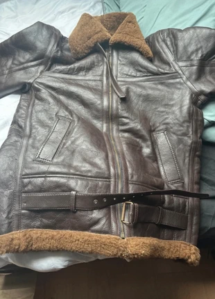Blouson en cuir aviateur marron foncé neuf, marque: Aviator, état: Neuf sans étiquette, taille: L, 100,00 €, 105,70 € Protection acheteurs incluse