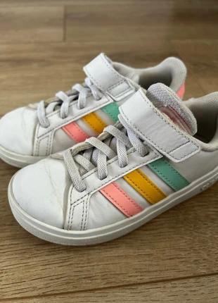 Adidas girls trainers, brand: adidas, condition: Very good, size: 10 child | EU 28, £5.00, £5.70 includes Buyer Protection