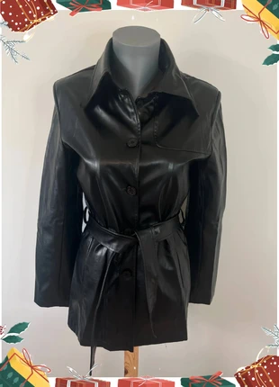 Veste en similicuir noir Jolina taille 3 – style trench ceinturé chic & tendance, marke: JOLINA, zustand: Gut, größe: M / 38 / 10, 11,50 €, 12,78 € beinhaltet Vinted-Käuferschutz Pro